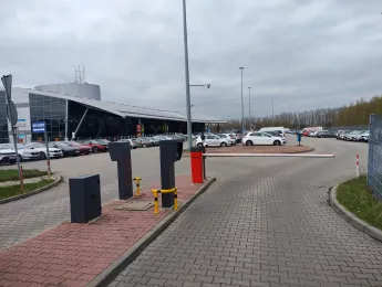 Główne zdjęcie parkingu Oficjalny Parking P1 - lotnisko Łódź-Lublinek (LCJ) Oficjalny Parking P1 - lotnisko Łódź-Lublinek (LCJ) - główne zdjęcie parkingu